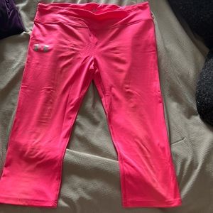 Under Armour- Pink 3/4 leggings